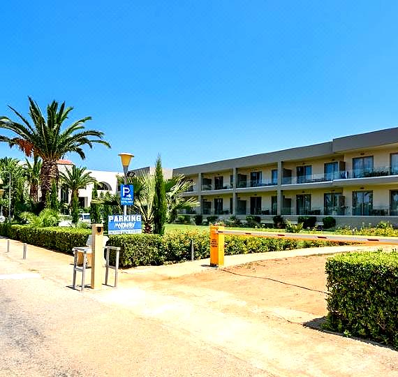 Marinos Beach Hotel